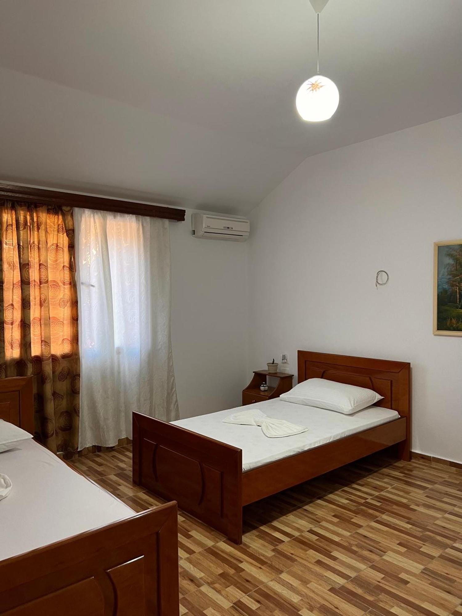 Villa Ensalv Berat - Apartment - Room - Penthouse Pokój zdjęcie
