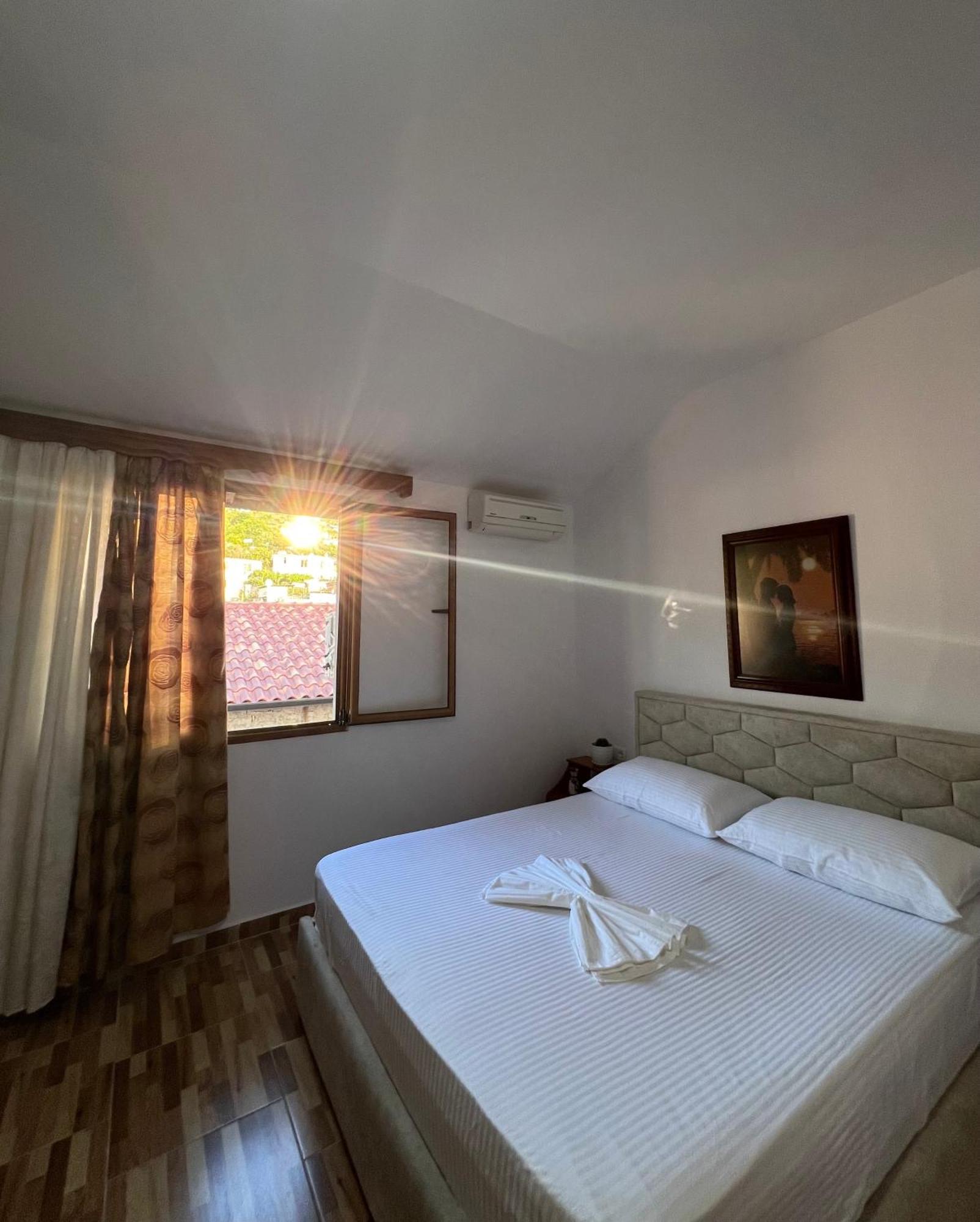 Villa Ensalv Berat - Apartment - Room - Penthouse Pokój zdjęcie