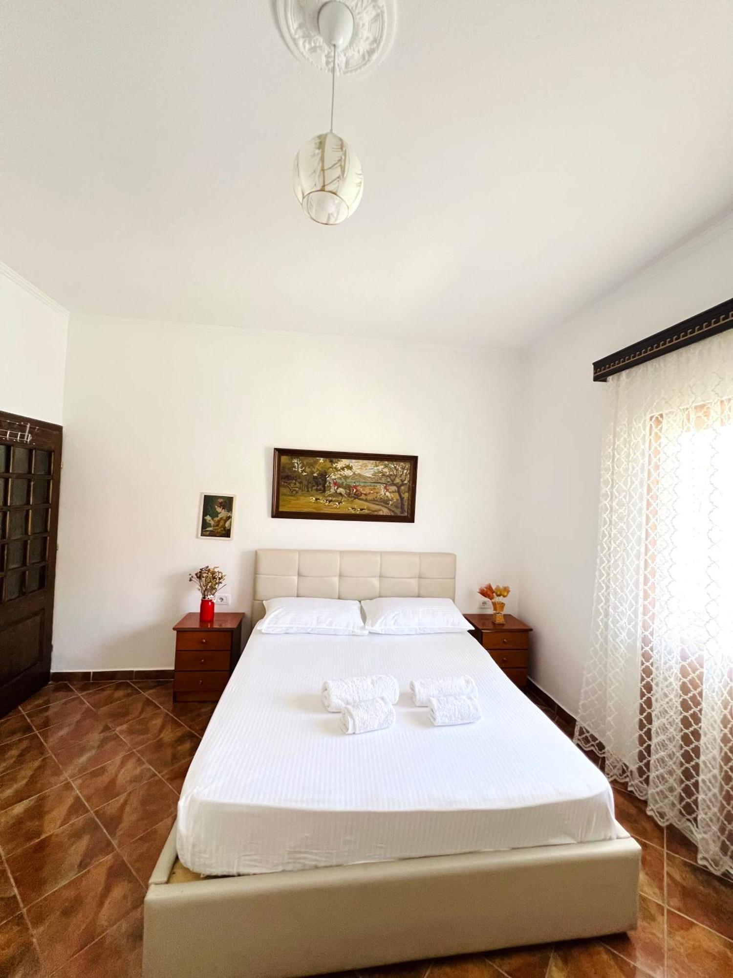 Villa Ensalv Berat - Apartment - Room - Penthouse Zewnętrze zdjęcie